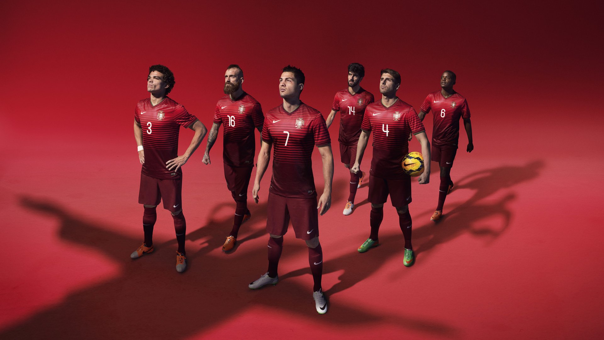 欧冠淘汰赛之夜，莫兰特关键回合不手软—当篮球巨星照亮足球圣殿